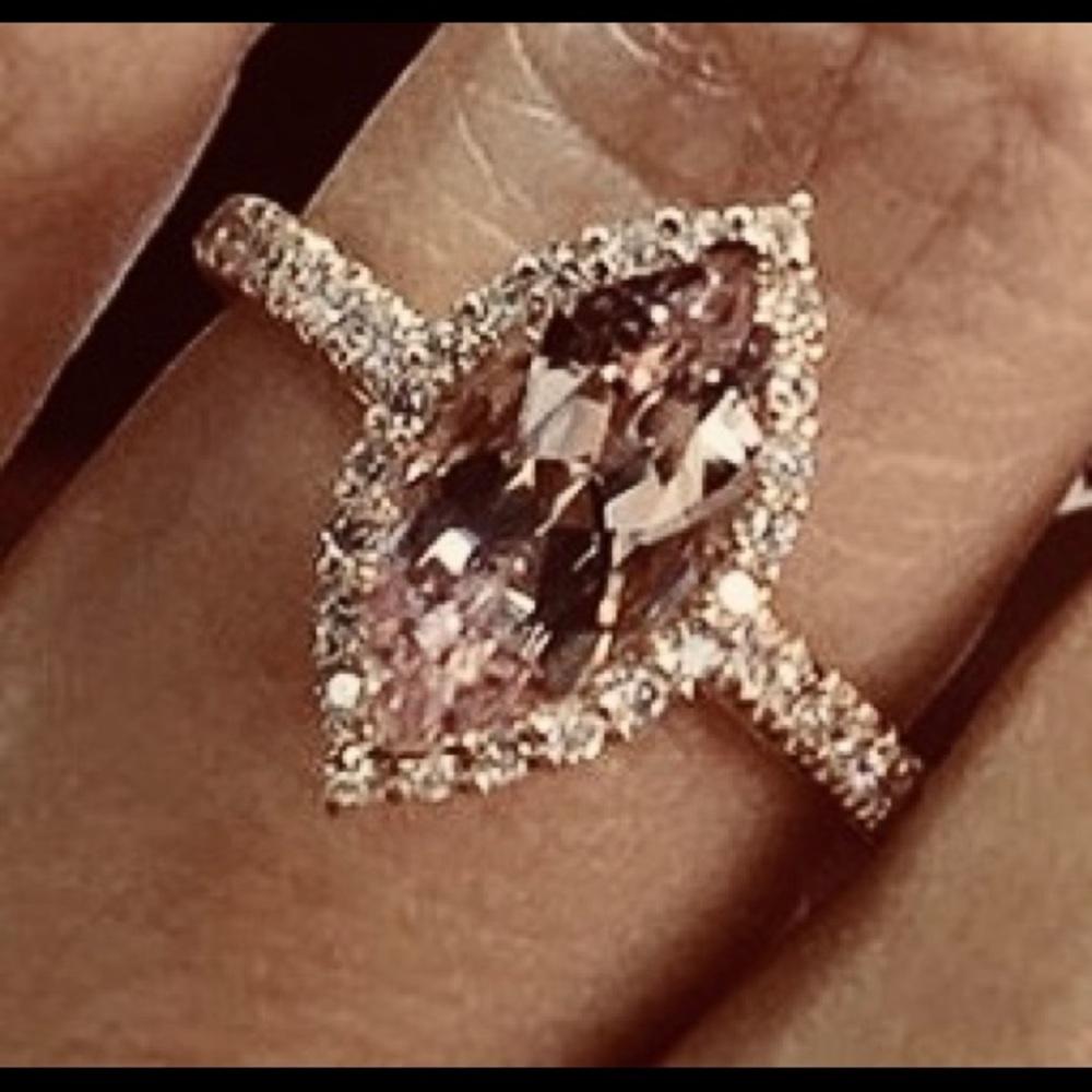 Gorg. Morganite stone Rose Gold Ring